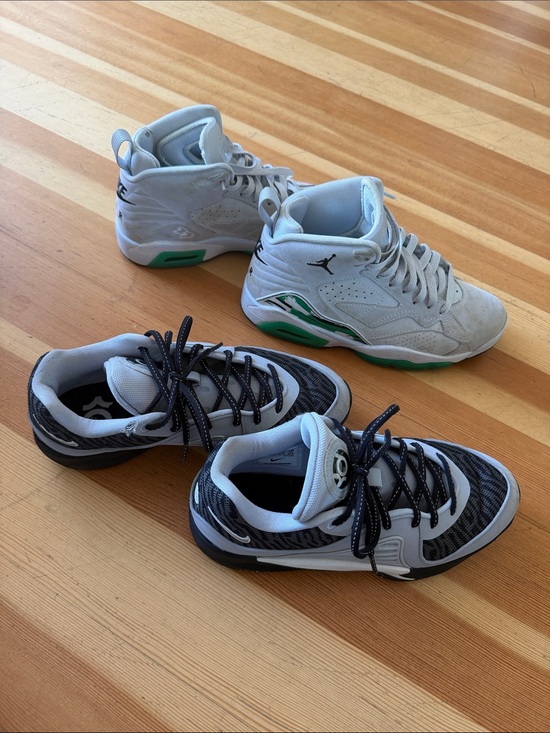 Nike Other - Bundle 2 pairs Nike air athletic court shoes